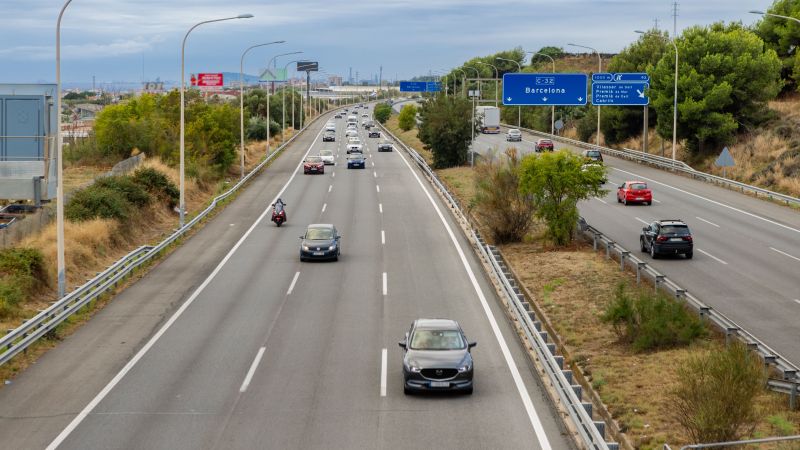 Tres carrils de la C-32 a la província de Barcelona | Basilico Studio Stock (iStock) Tres carrils de la C-32 a la província de Barcelona | Basilico Studio Stock (iStock)