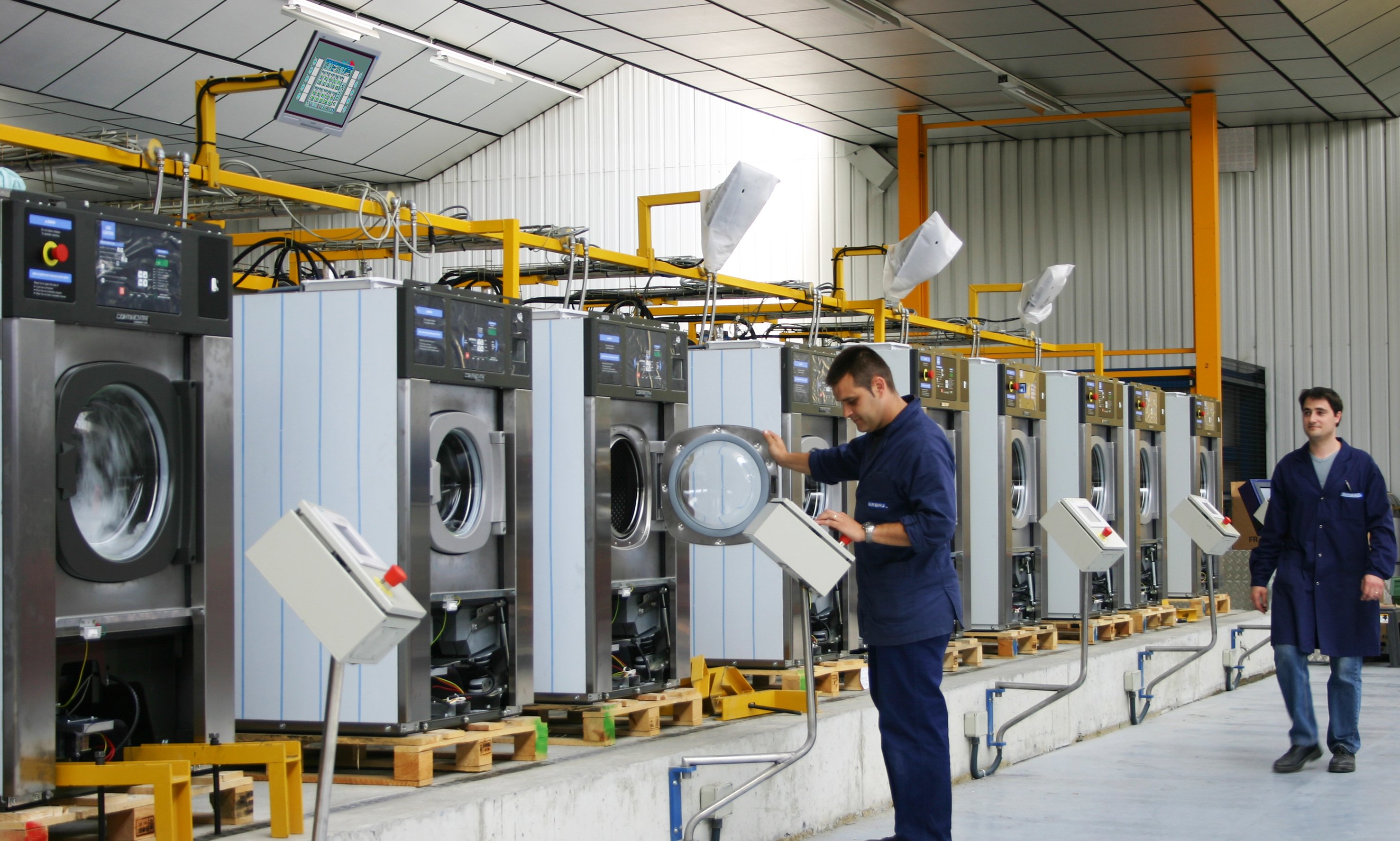 Girbau és un dels principals grups internacionals en la fabricació de maquinària per a tot tipus de bugaderies Girbau és un dels principals grups internacionals en la fabricació de maquinària per a tot tipus de bugaderies