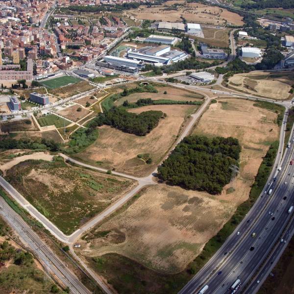 Espai habilitat per a la construcció d'un centre comercial a Sant Cugat del Vallès