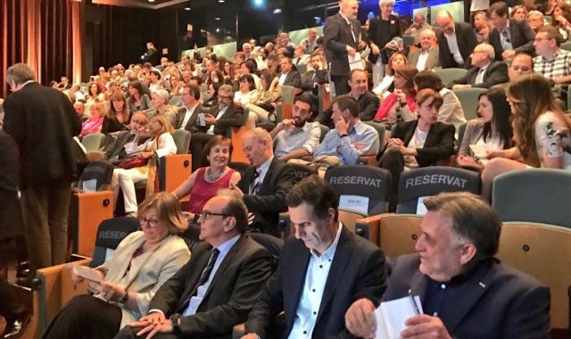 Unes 300 persones han omplert l'auditori del Caixafòrum | Laia Corbella