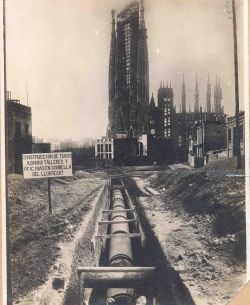 SAGRADA FAMILIA CON TUBERÍA foto2