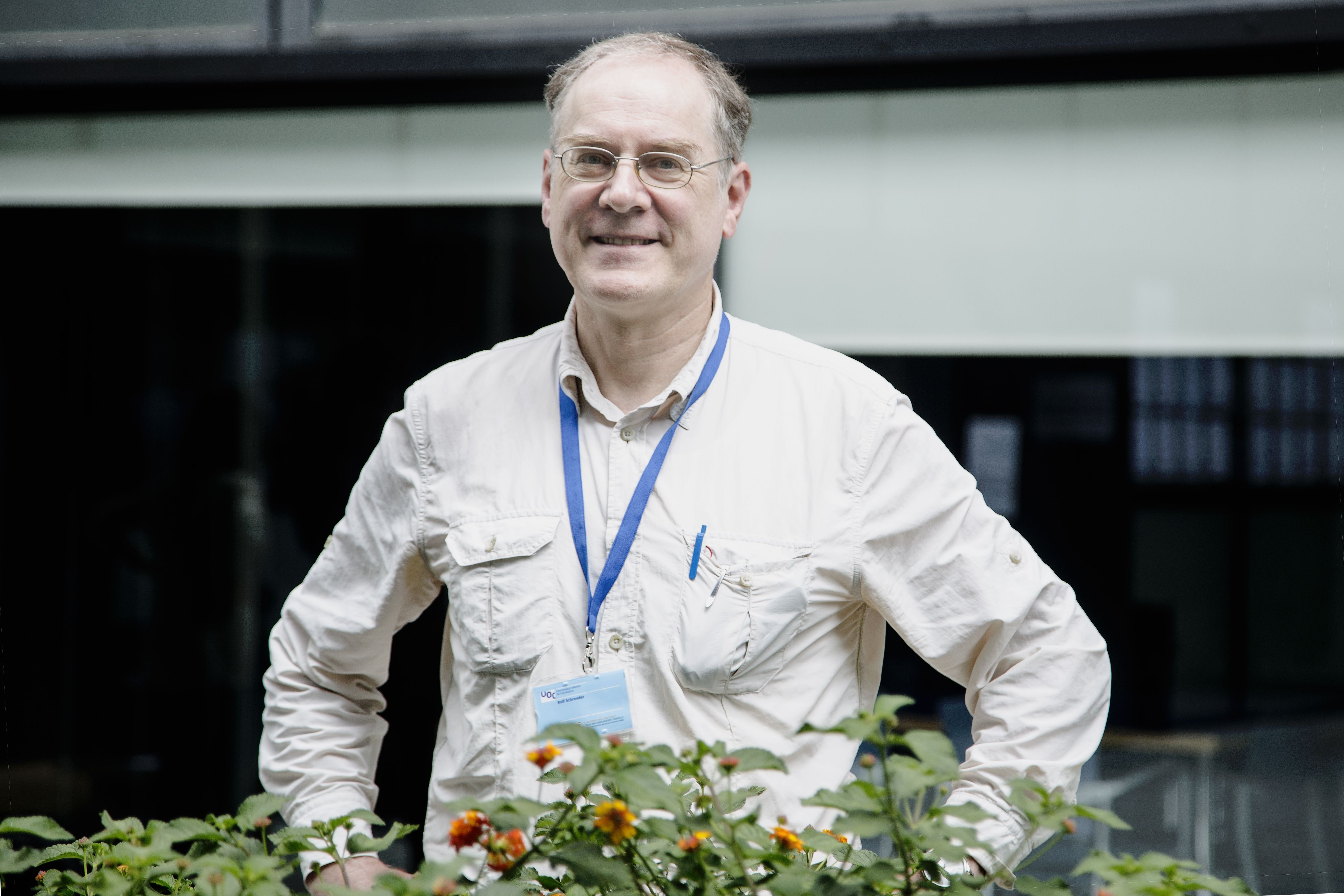 Rolf Schroeder is one of the main European researchers in complementary currencies | Àngel Bravo Rolf Schroeder is one of the main European researchers in complementary currencies | Àngel Bravo