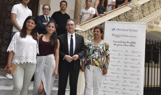 190717 Jaume Giró i Dolors Bassa amb joves extutelats Obra Social la Caixa (3)
