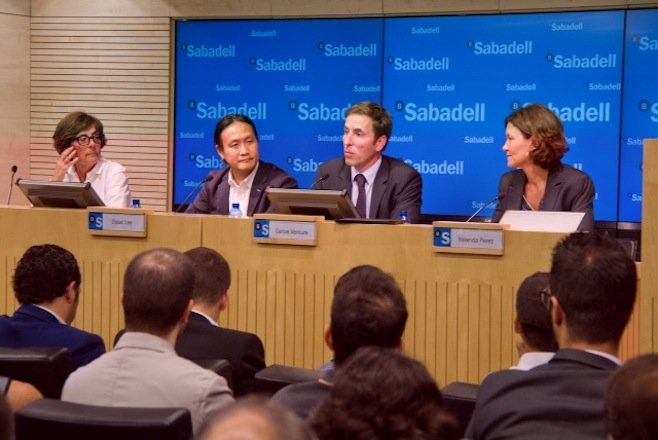 Conxa Oliu (directora de Sabadell Professional), Didac Lee (CEO de Grup Inspirit), Carlos Ventura (director general adjunt de Banc Sabadell) i Yolanda Pérez (directora de BStartup) Conxa Oliu (directora de Sabadell Professional), Didac Lee (CEO de Grup Inspirit), Carlos Ventura (director general adjunt de Banc Sabadell) i Yolanda Pérez (directora de BStartup)