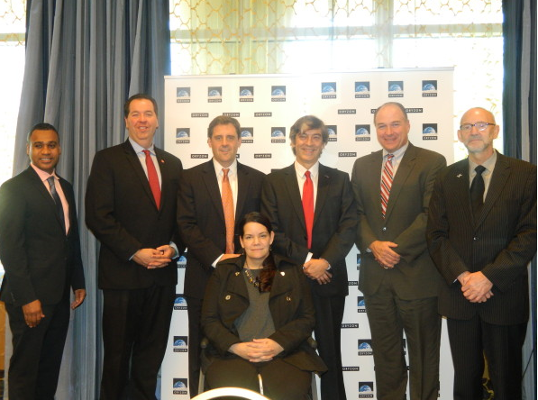 Membres d'Oryzon i del govern de Massachusetts