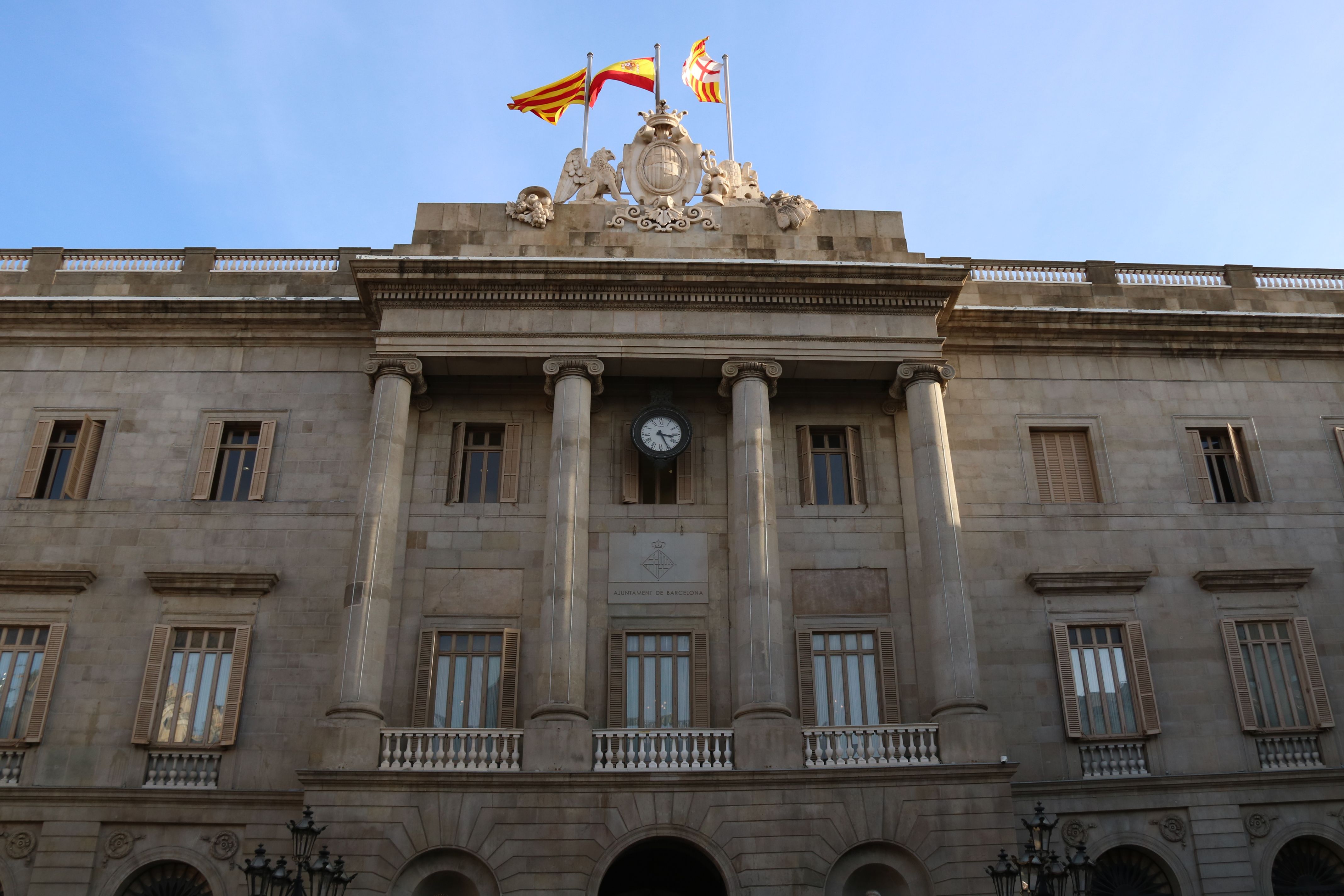 Fachada principal del Ayuntamiento de Barcelona | N. Julià (ACN)