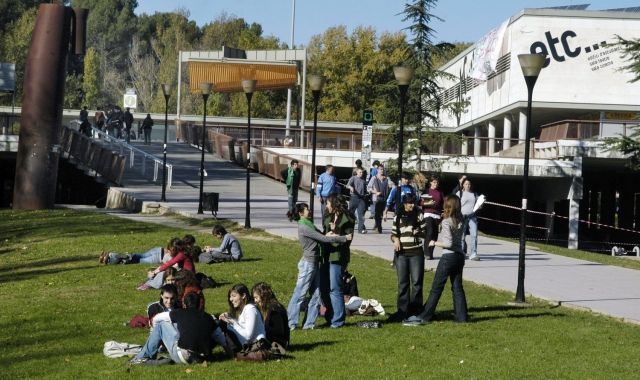Estudiants a la Universitat Autònoma de Barcelona