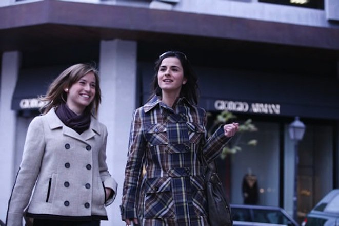 Fotograma de la pel·lícula, amb Marta Etura i Estíbaliz Gabilondo 