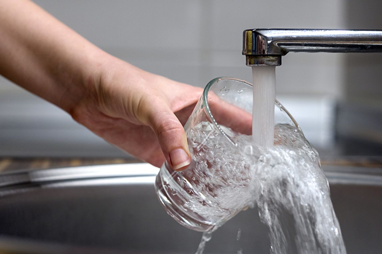 El agua es un bien escaso y reciclarla es una opción viable para evitar el derroche | iStock El agua es un bien escaso y reciclarla es una opción viable para evitar el derroche | iStock