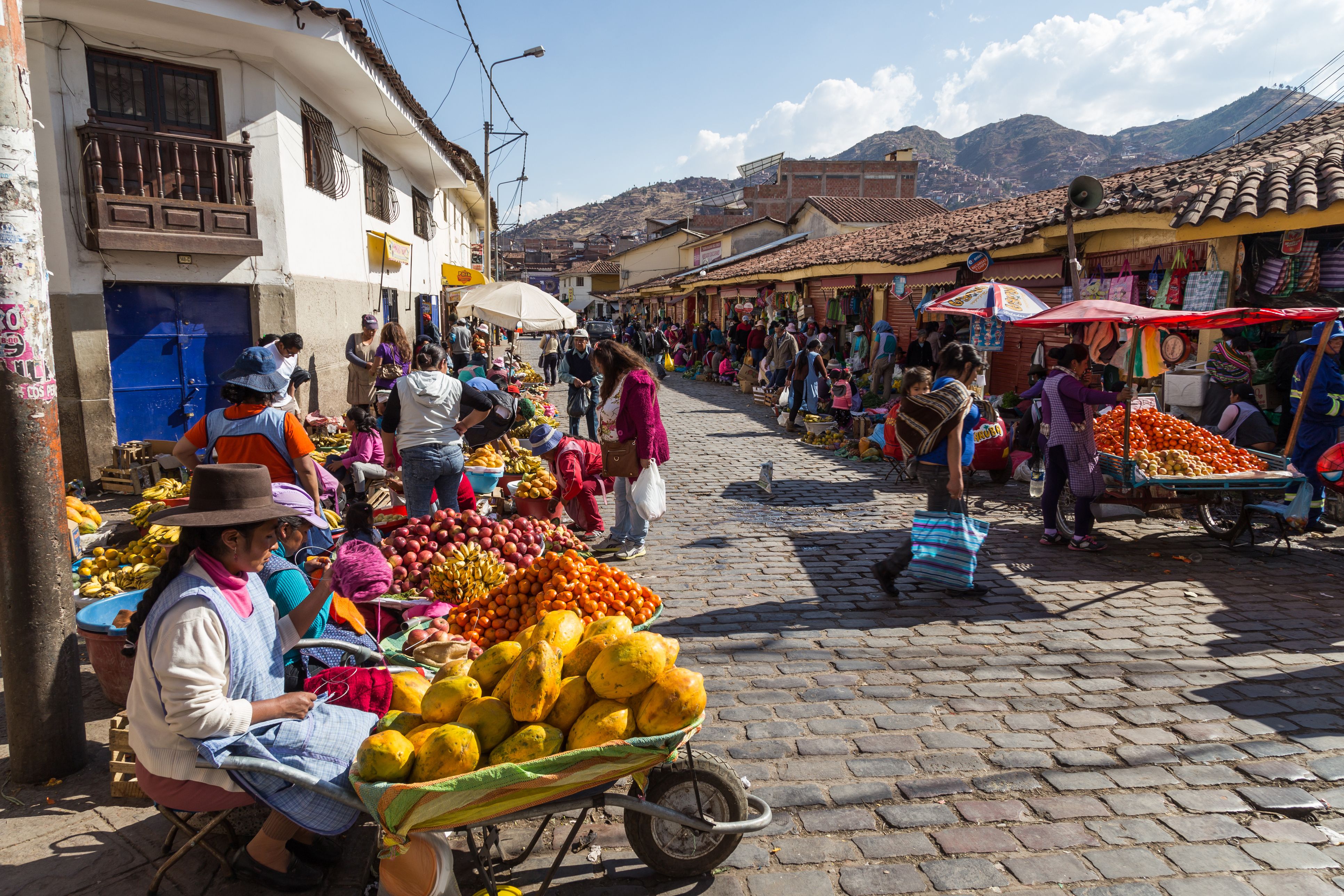 Uno de los mercados de Cuzco, Perú. | iStock Uno de los mercados de Cuzco, Perú. | iStock