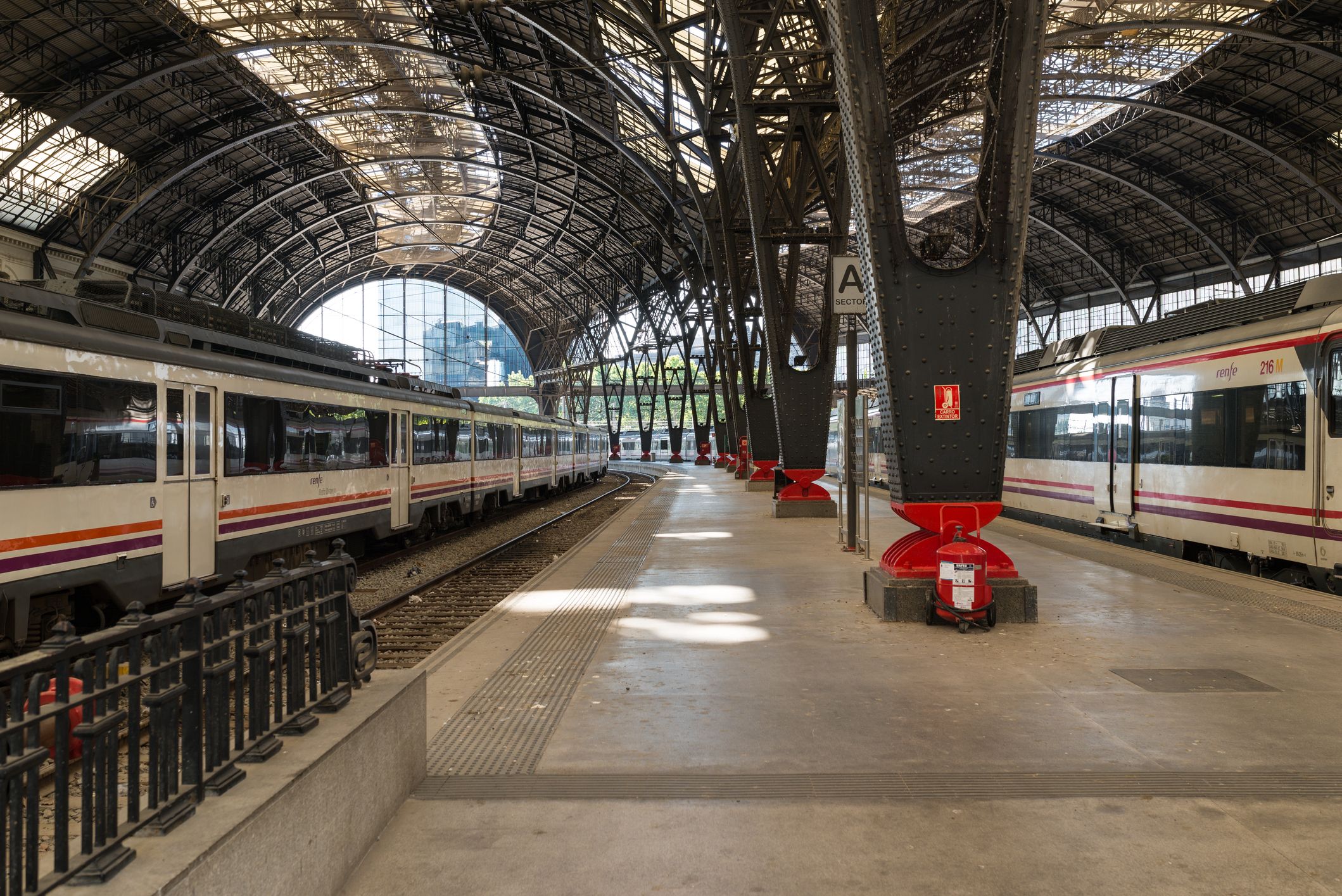 La Estación de Francia es la puerta de entrada del país galo a la capital catalana | iStock La Estación de Francia es la puerta de entrada del país galo a la capital catalana | iStock