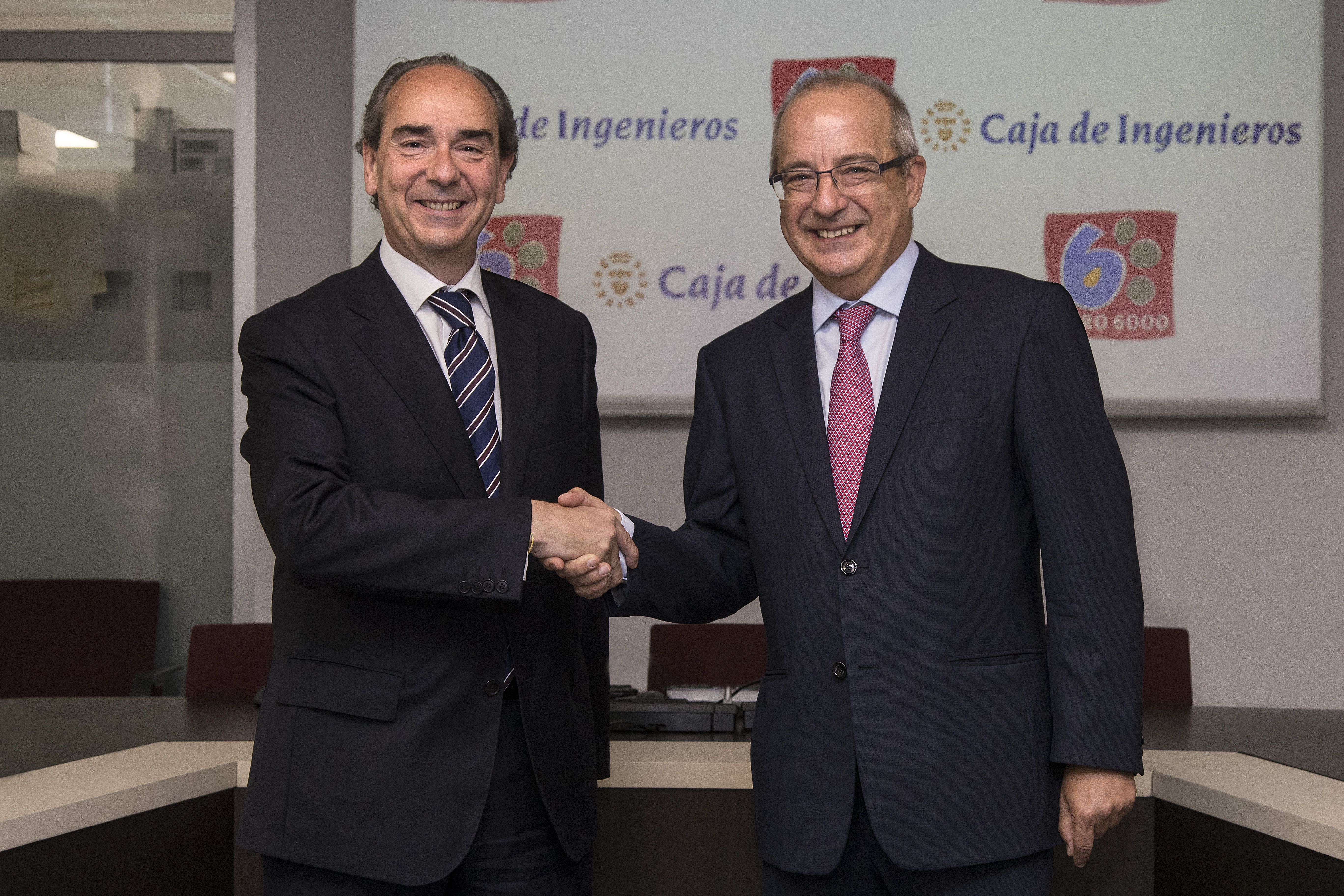 El director general de Caixa d'Enginyers i el president d'Euro 6000 | Cedida El director general de Caixa d'Enginyers i el president d'Euro 6000 | Cedida