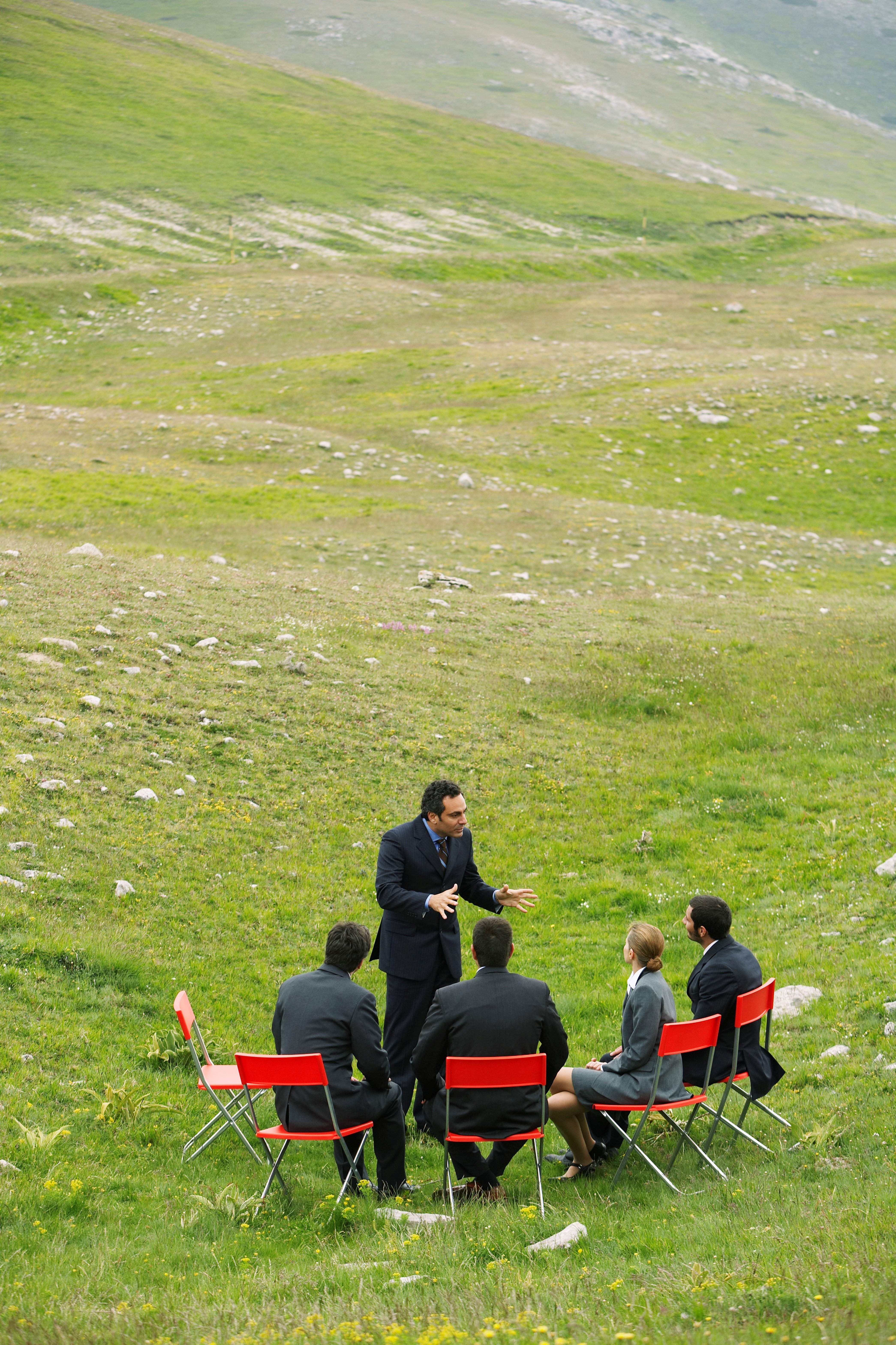 'Seis sombreros para pensar' ajuda a prendre decisions potenciant la força i la riquesa del treball en equip