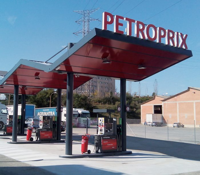 La benzinera 'low coste' de Petroprix en Sant Cugat del Vallès
