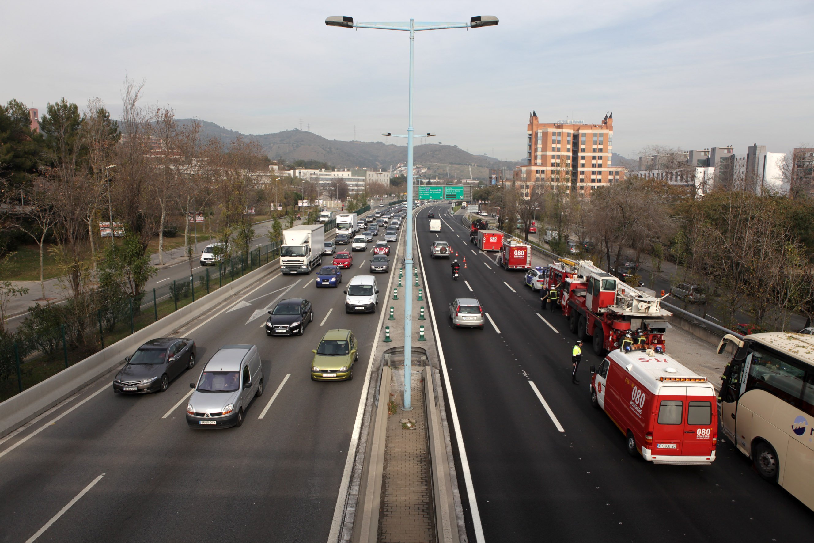 El trànsit deixa imatges de Barcelona com aquesta, amb un sol carril obert en sentit Besòs El trànsit deixa imatges de Barcelona com aquesta, amb un sol carril obert en sentit Besòs