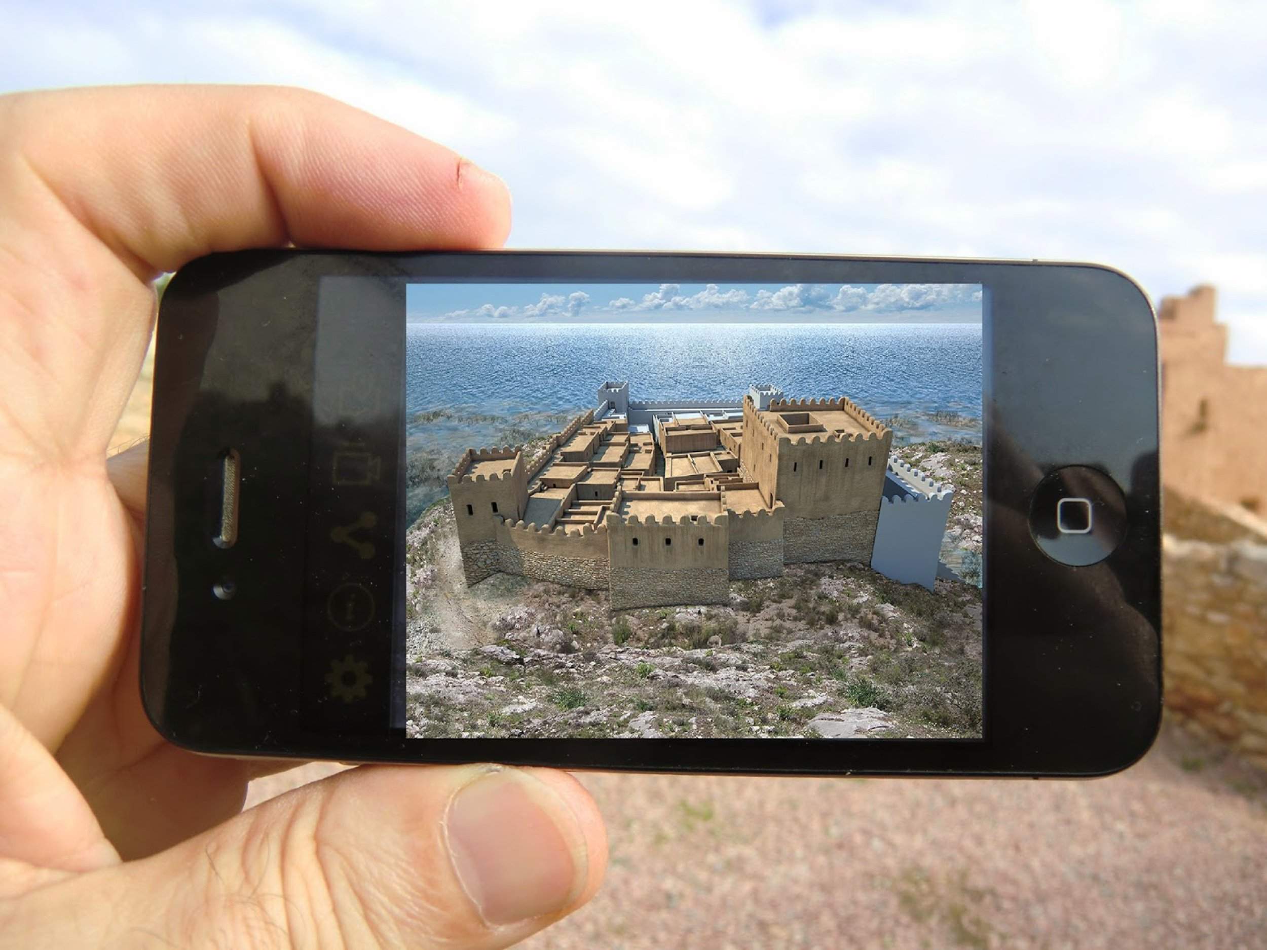 Ejemplo de la recreación en 3D que hace la app Calafell Open Air Museum a la ciudadela ibérica de Calafell