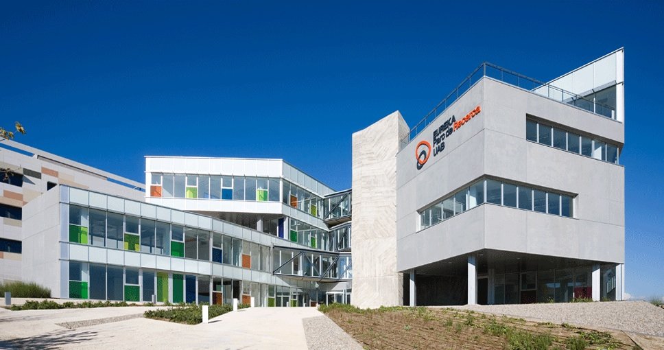 Ledifici del Parc també ubica a quatre departaments dR D I de grans empreses Ledifici del Parc també ubica a quatre departaments dR D I de grans empreses