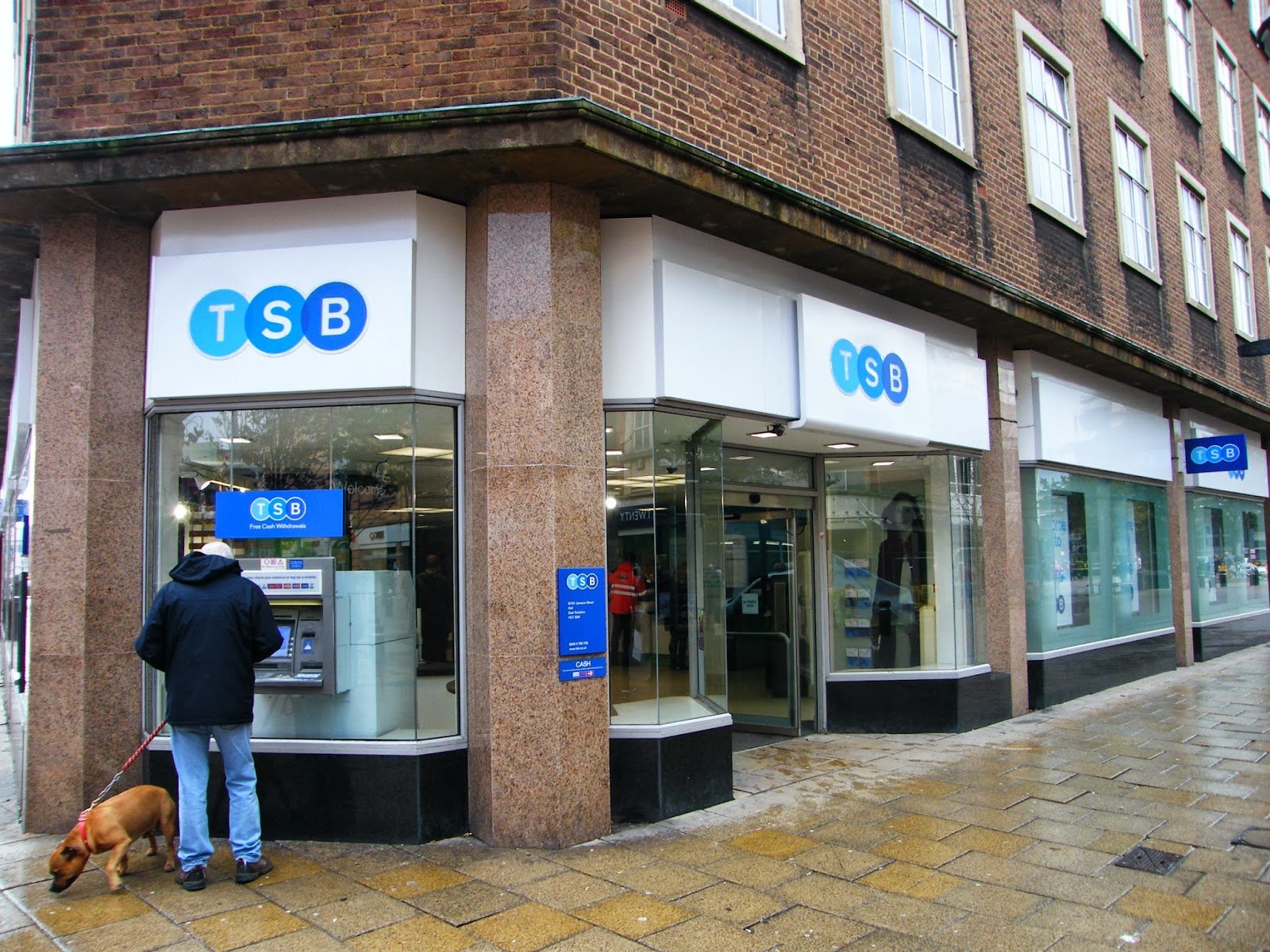 Una de les sucursals del banc TSB Una de les sucursals del banc TSB