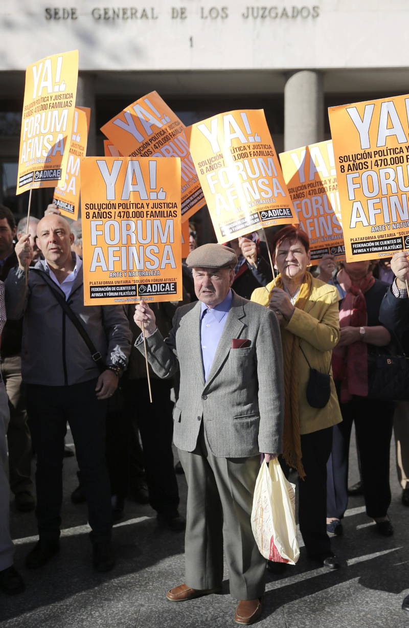 Els afectats pel Foro Filatélico es manifesten davant de la seu del Jutjat de Madrid Els afectats pel Foro Filatélico es manifesten davant de la seu del Jutjat de Madrid