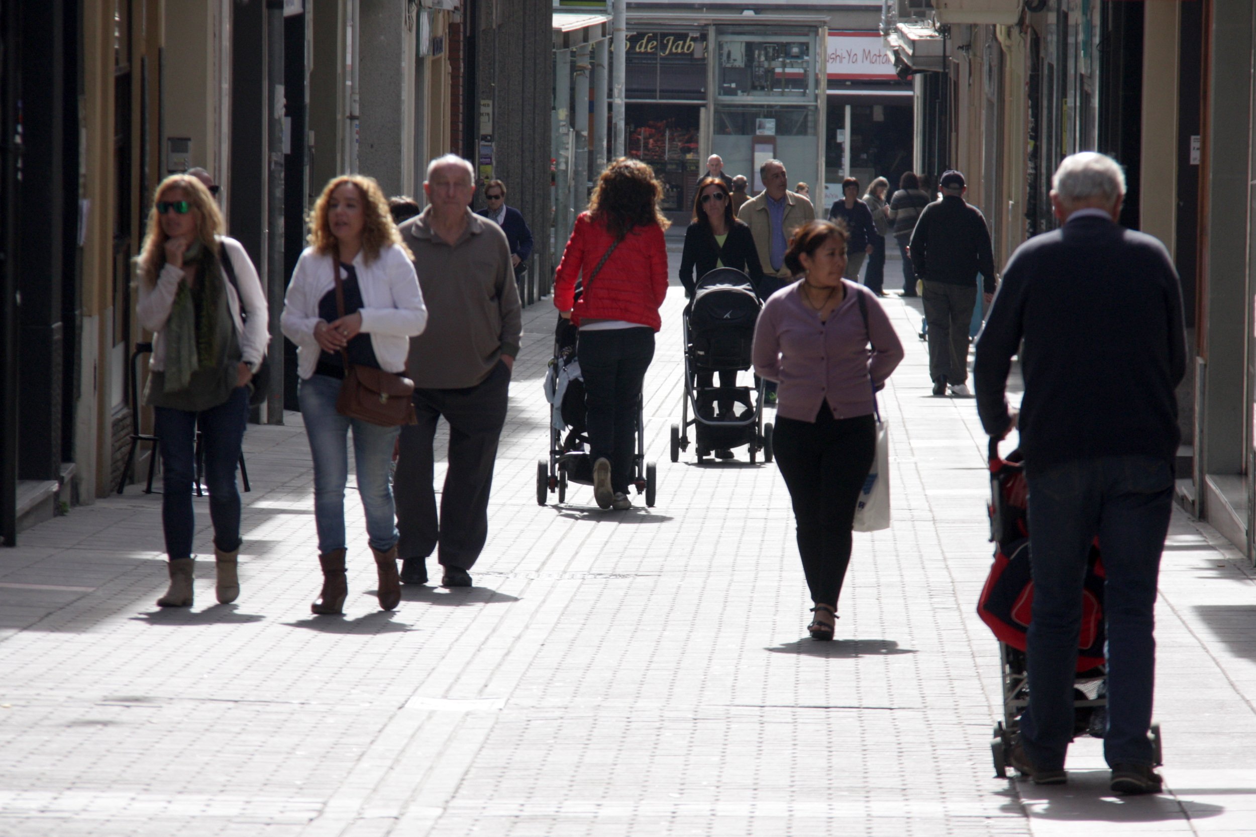 El carrer Santa Teresa, un dels eixos comercials del centre de Mataró. 