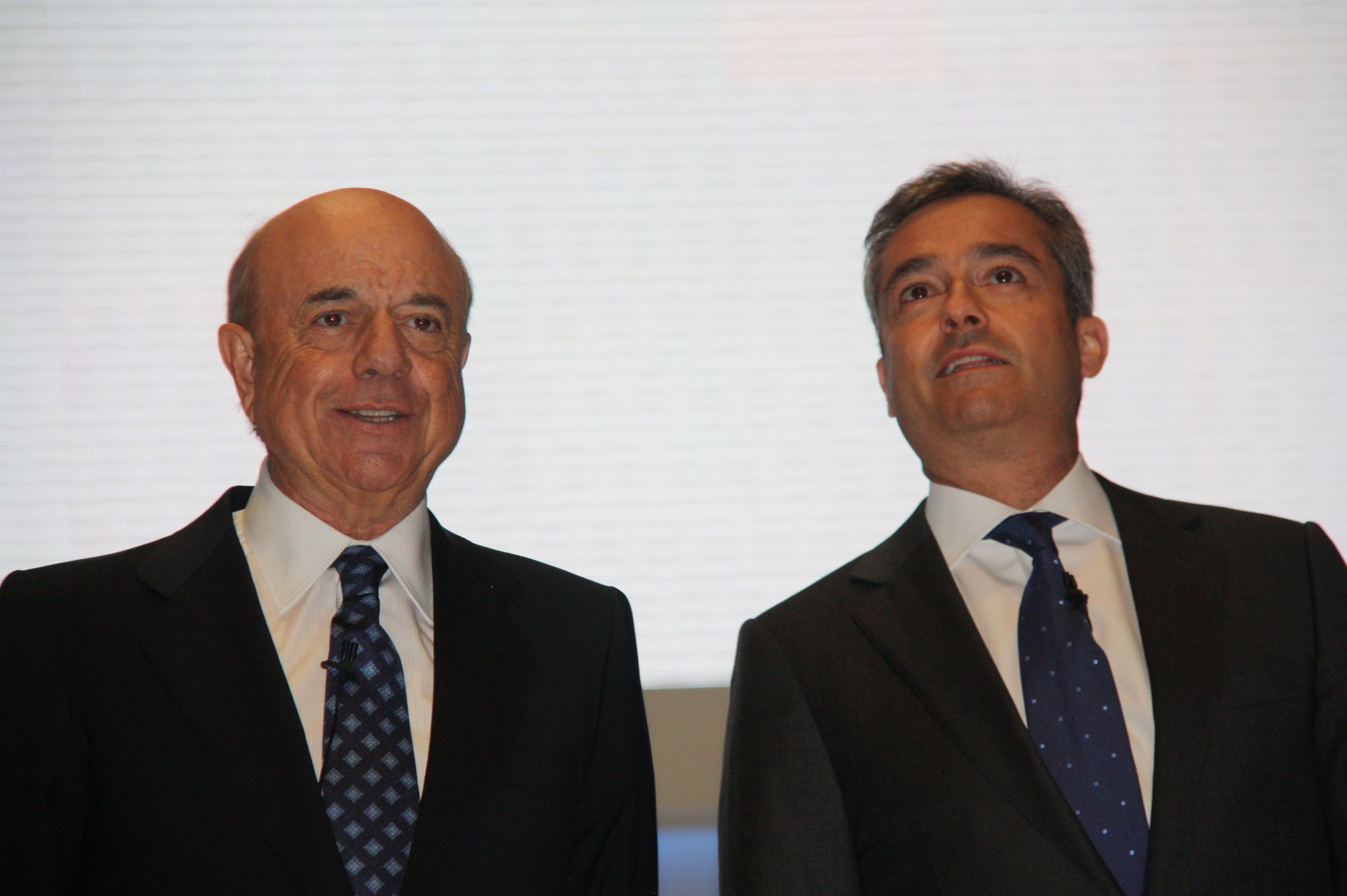 El president i el conseller delegat del BBVA, Francisco González i Ángel Cano, respectivament d'esquerra a dreta en una imatge d'arxiu de la junta general d'accionistes celebrada l'any 2013