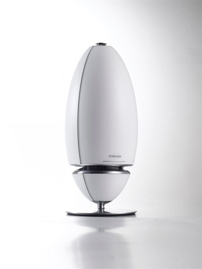 El modelo R7 está disponible en colores blanco y negro El modelo R7 está disponible en colores blanco y negro