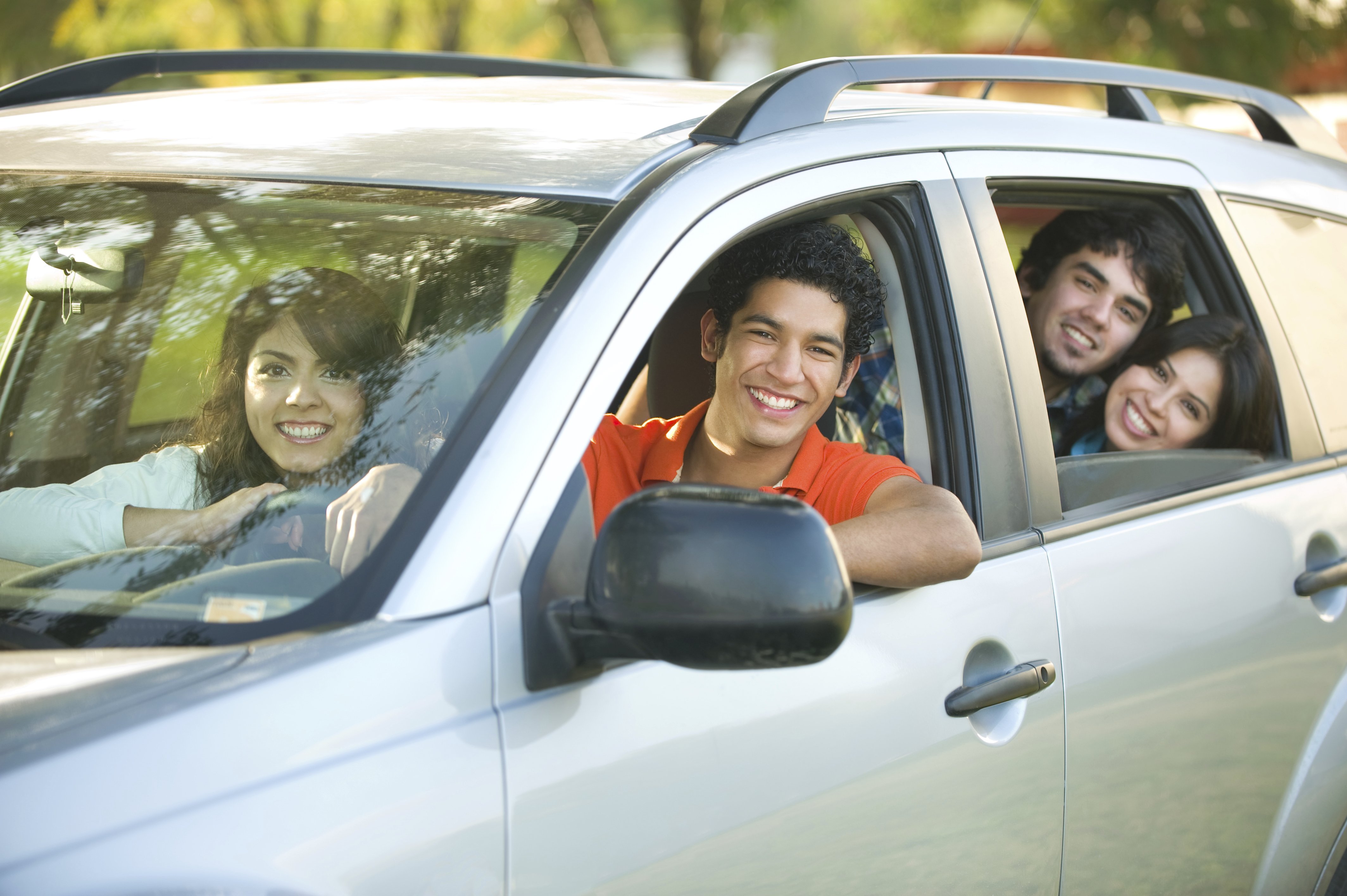 Mok Mok Caros pone en contacto conductores y pasajeros para hacer trayectos cortos en coche