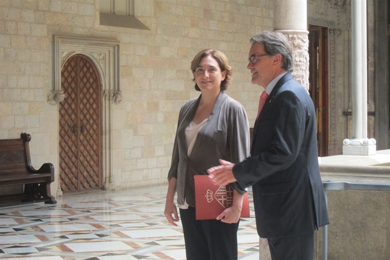 Ada Colau i Artur Mas, durant la seva reunió a Barcelona 