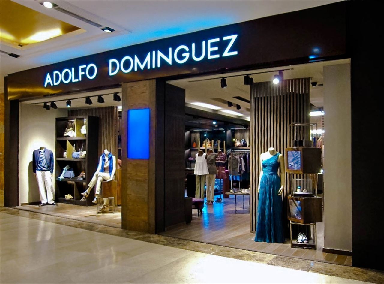 Una de les botigues d'Adolfo Dominguez Una de les botigues d'Adolfo Dominguez