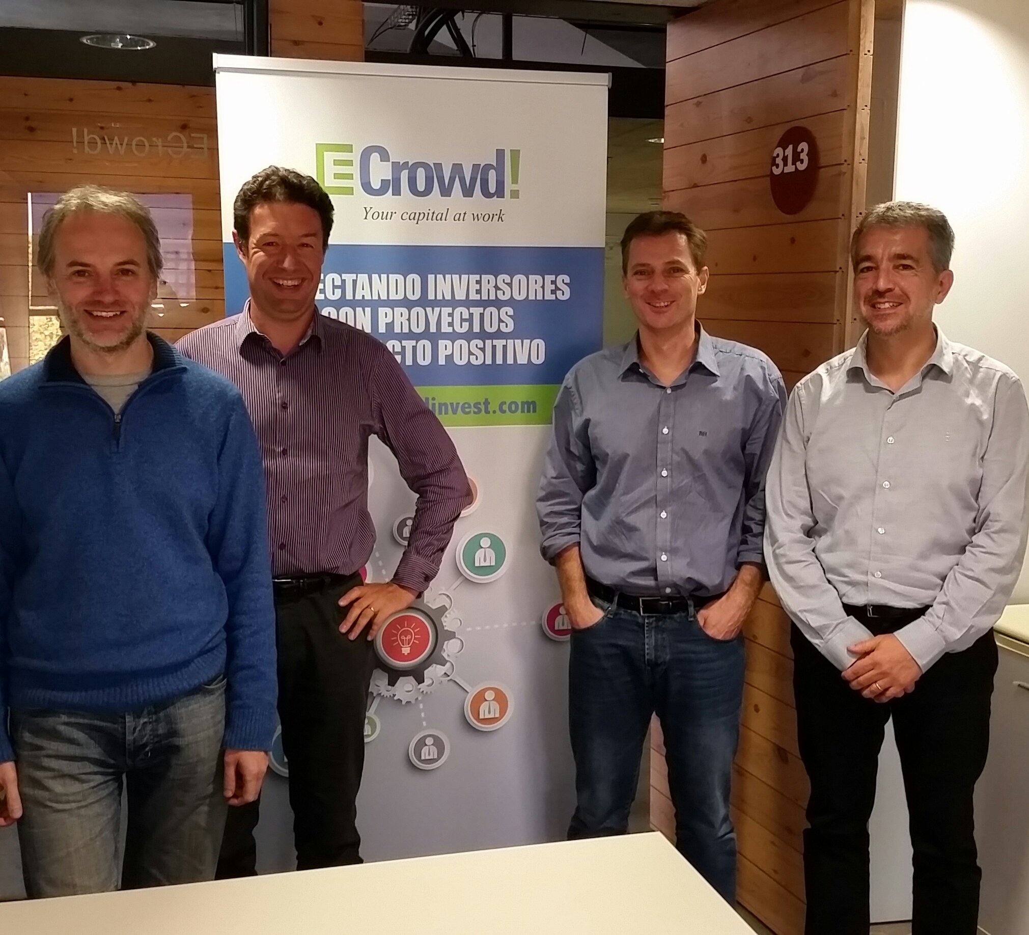 El equipo de ECrowd! El equipo de ECrowd!