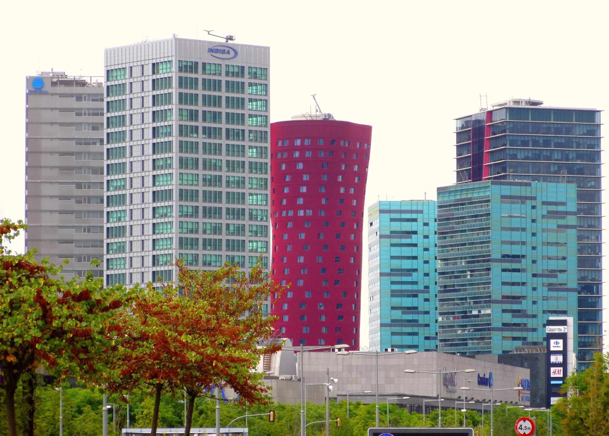 La Plaça Europa és el centre del districte de negocis de l'Hospitalet