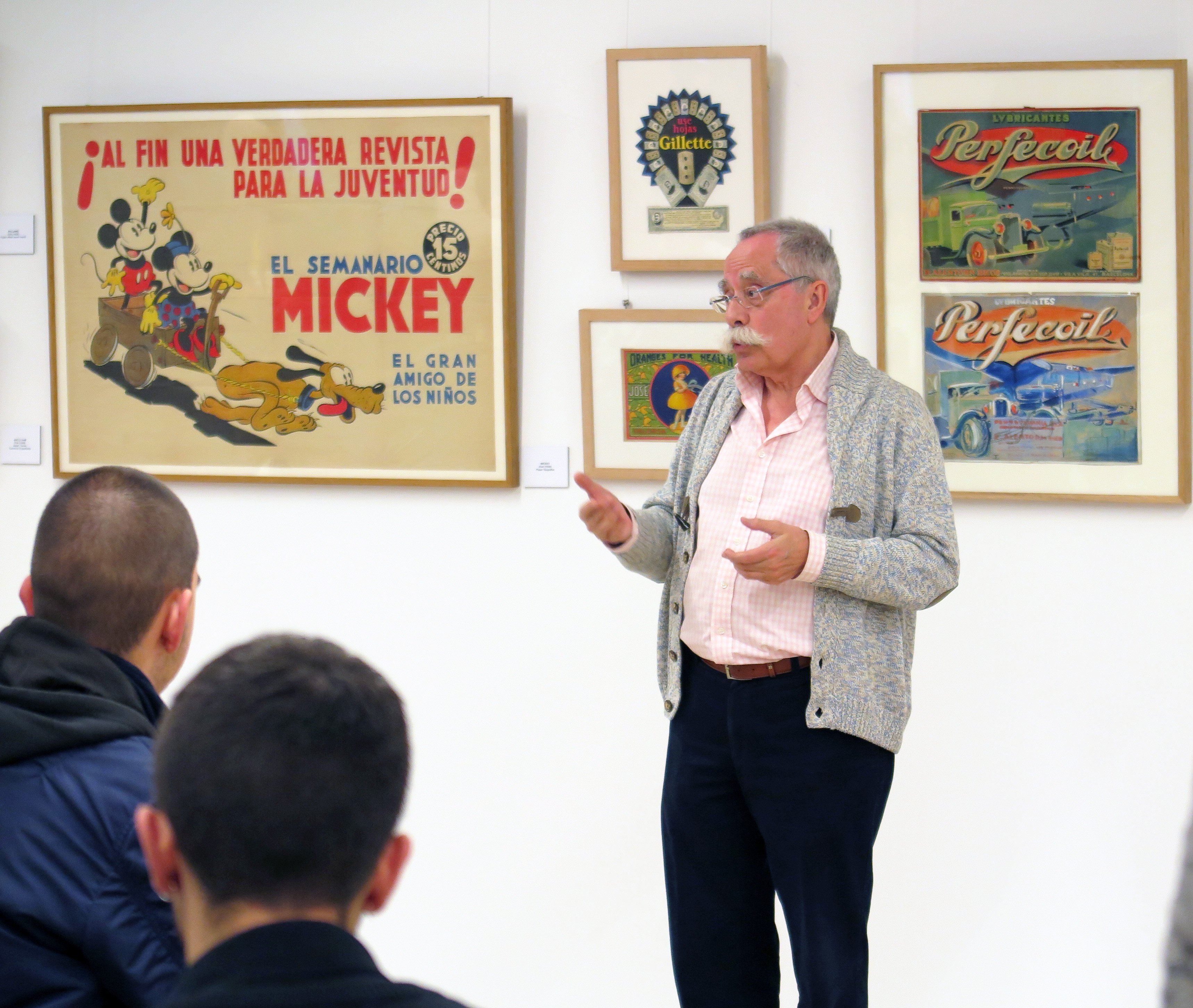 L'exposició rememora les relacions comercials entre els Estats Units i Espanya que va del 1890 al 1961